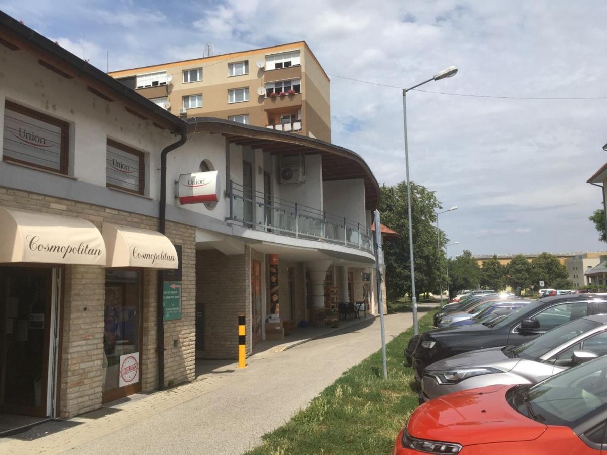Konde Apartments B Dunaszerdahely Kültér fotó