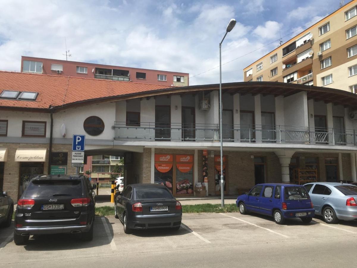 Konde Apartments B Dunaszerdahely Kültér fotó