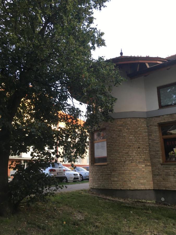 Konde Apartments B Dunaszerdahely Kültér fotó